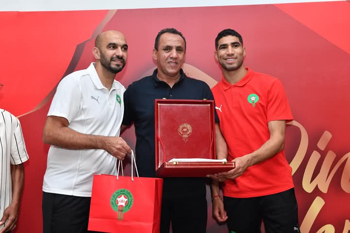 لاعبي المنتخب الوطني السابقين